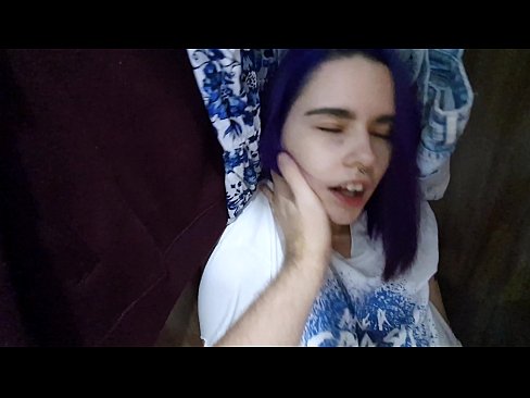 ❤️ Gjeta motrën time në dollap dhe e ndihmova të përfundonte ❌ Porno shtëpie tek ne